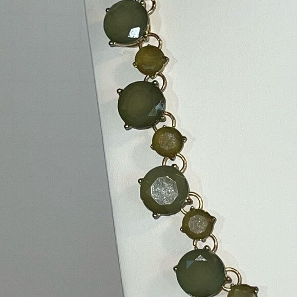 Faceted Statement Jade Color Station Beads Gold Tone Green Signed Classic Core - Picture 2 of 7